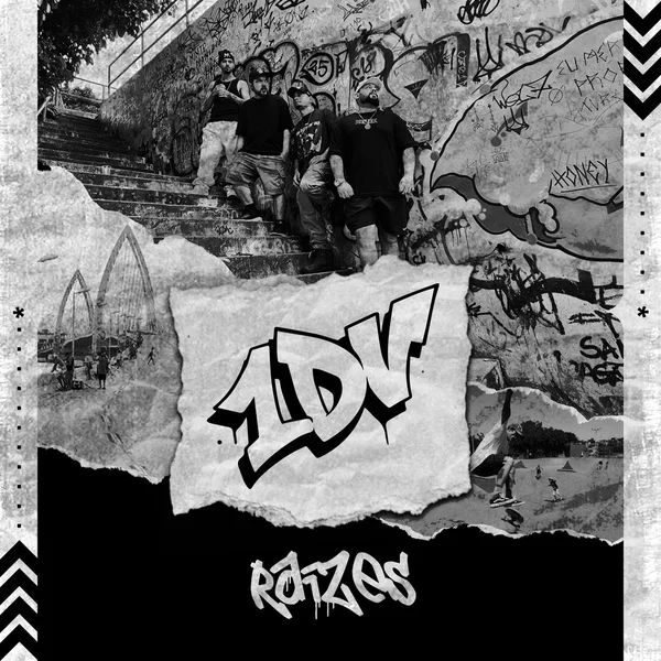 Capa do single Raízes: os quatro integrantes do 1DV numa escadaria grafitada na Ilha do Governador